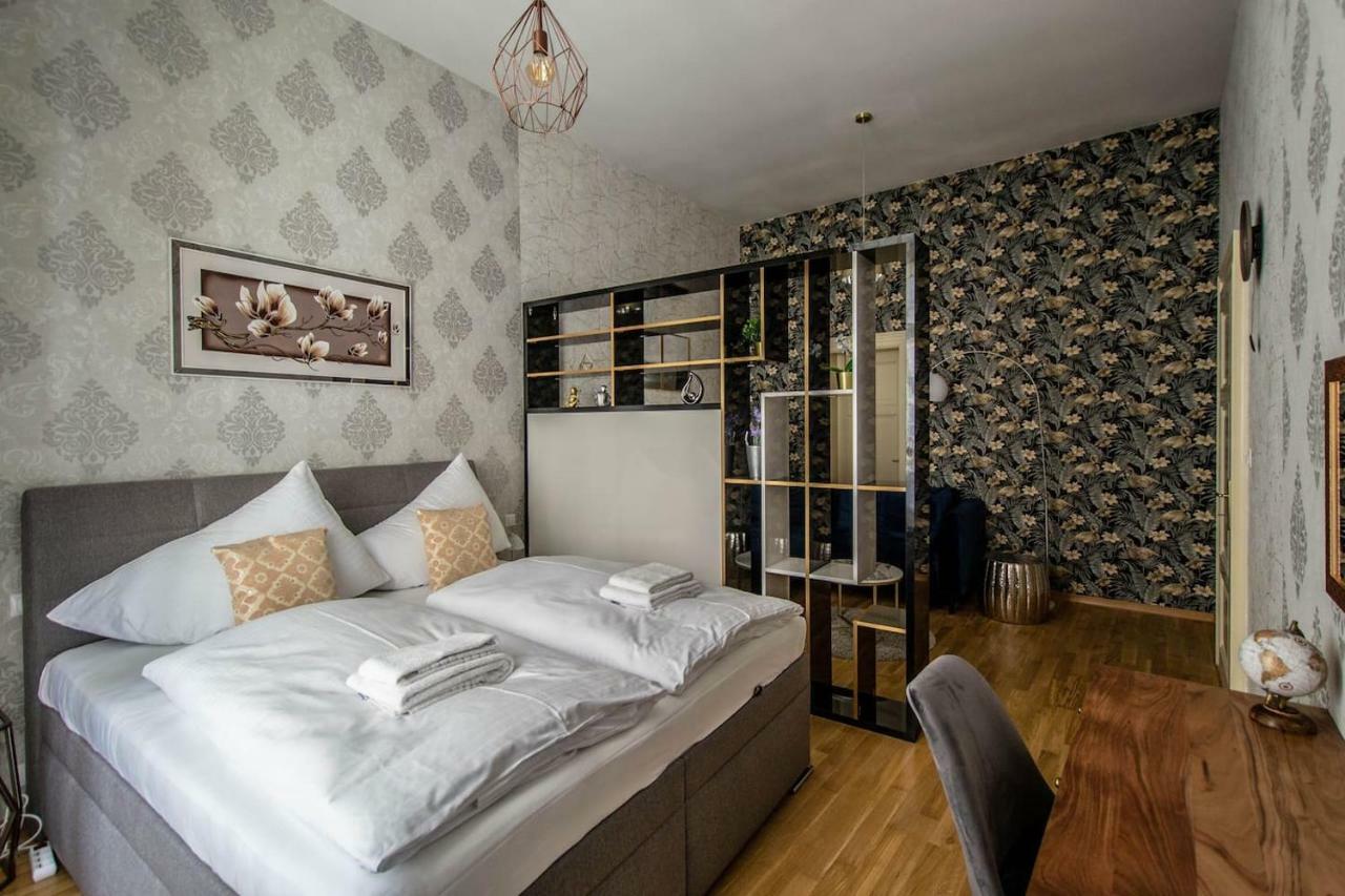 Design 3Bdr Apartment In Residence, Free Parking Praga Exterior foto