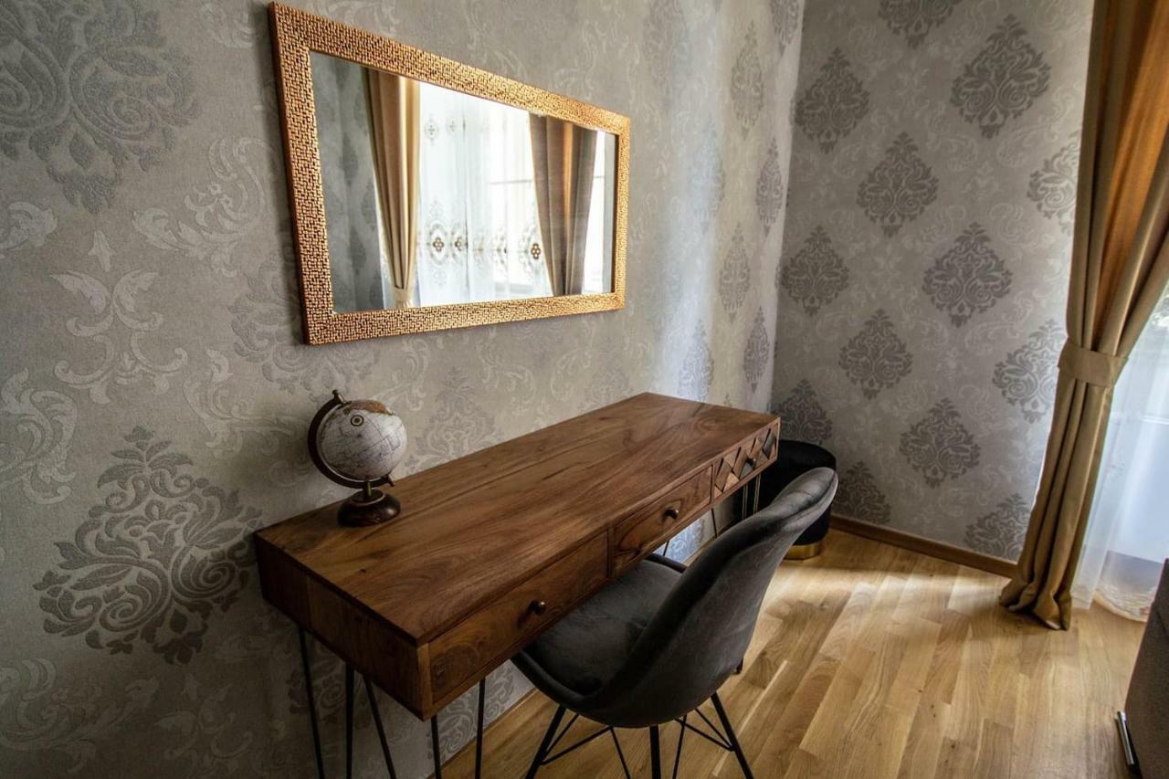 Design 3Bdr Apartment In Residence, Free Parking Praga Exterior foto