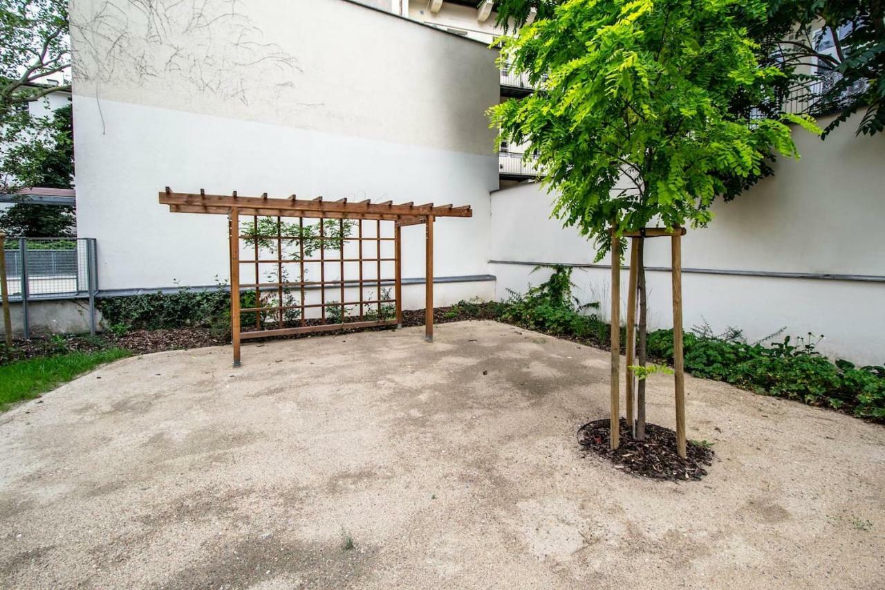 Design 3Bdr Apartment In Residence, Free Parking Praga Exterior foto