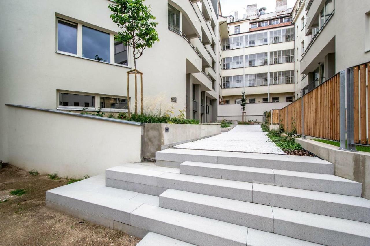 Design 3Bdr Apartment In Residence, Free Parking Praga Exterior foto