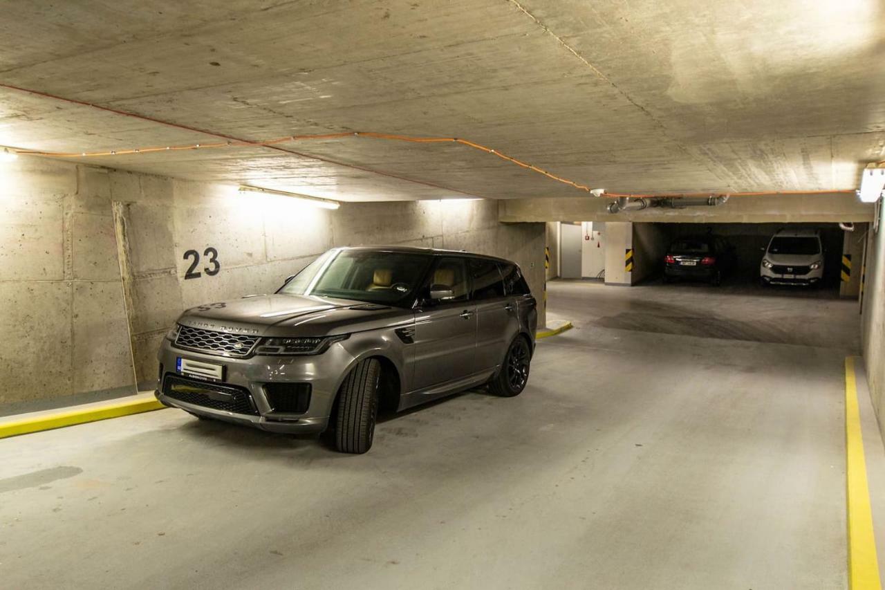 Design 3Bdr Apartment In Residence, Free Parking Praga Exterior foto