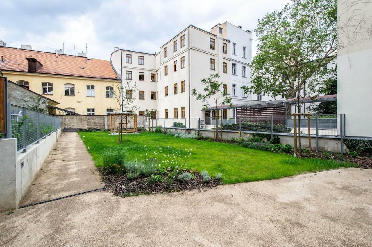 Design 3Bdr Apartment In Residence, Free Parking Praga Exterior foto
