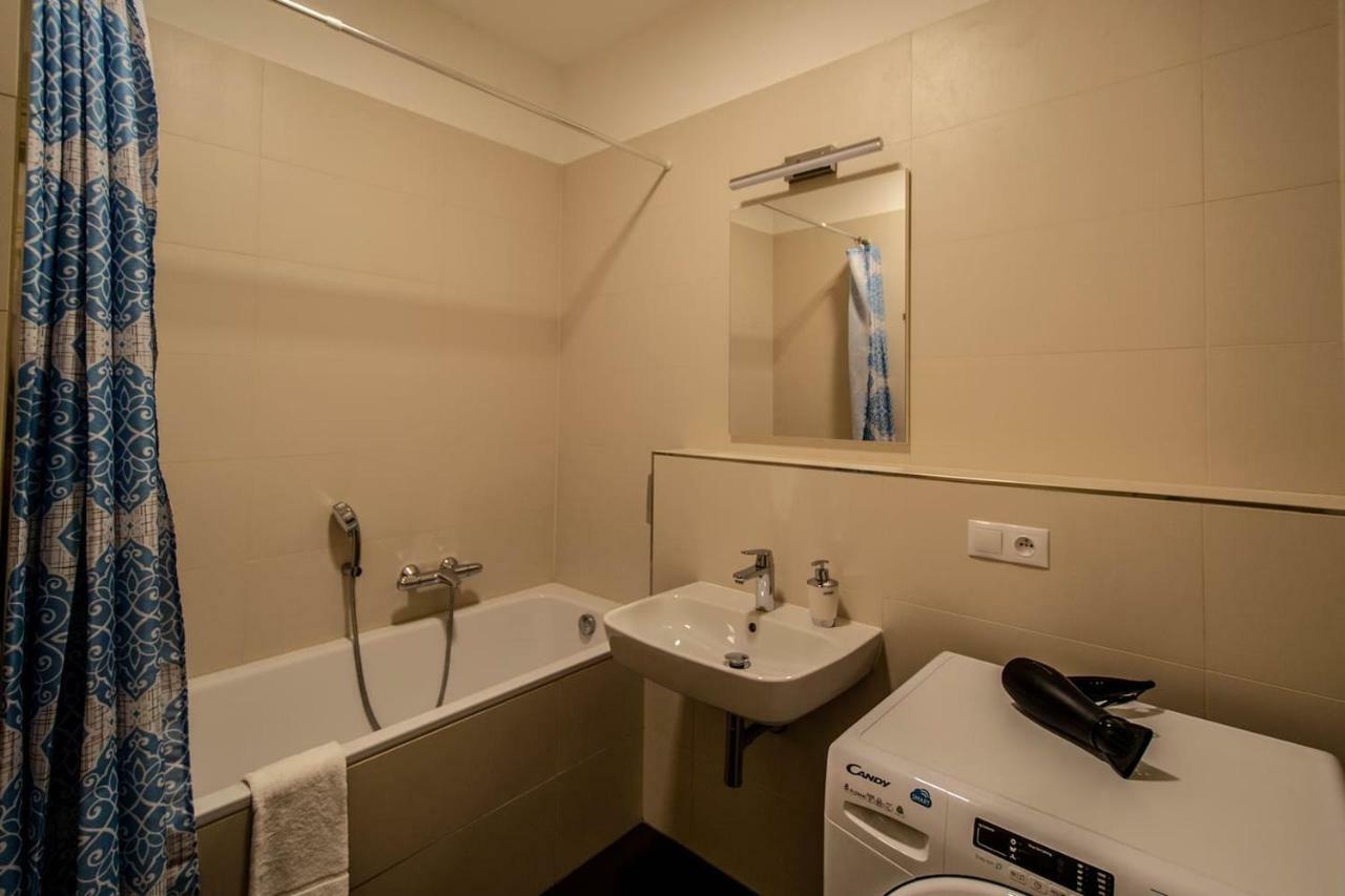 Design 3Bdr Apartment In Residence, Free Parking Praga Exterior foto