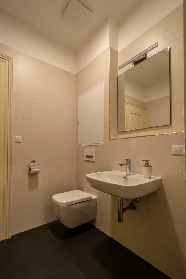 Design 3Bdr Apartment In Residence, Free Parking Praga Exterior foto